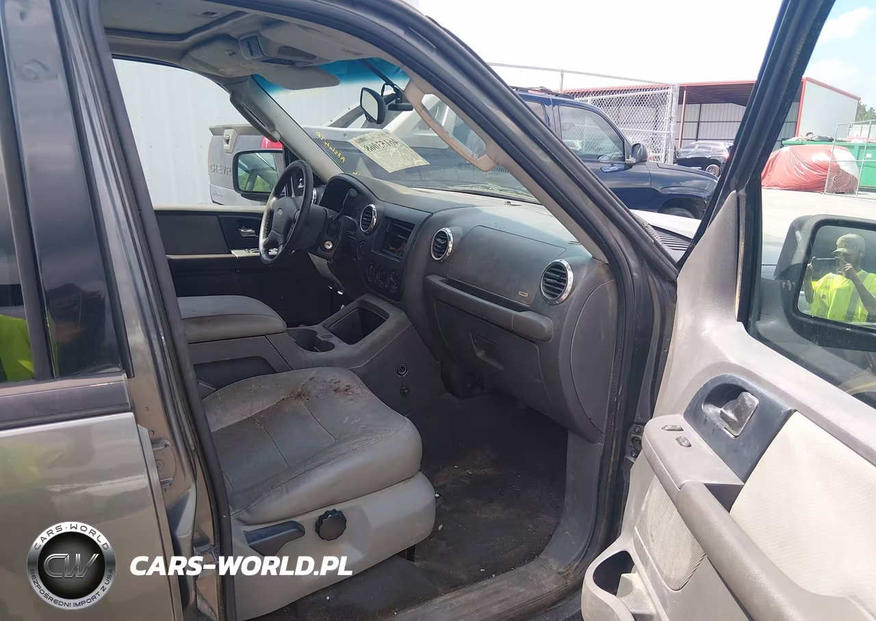 2003 Ford Expedition Xlt VIN:1FMFU16L33LA10669 - 5