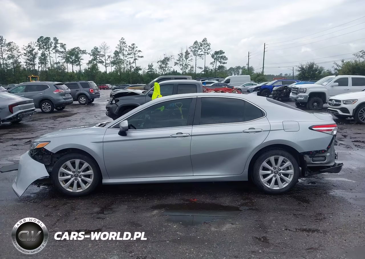 2020 Toyota Camry Le VIN:4T1C11AKXLU986839 - 14