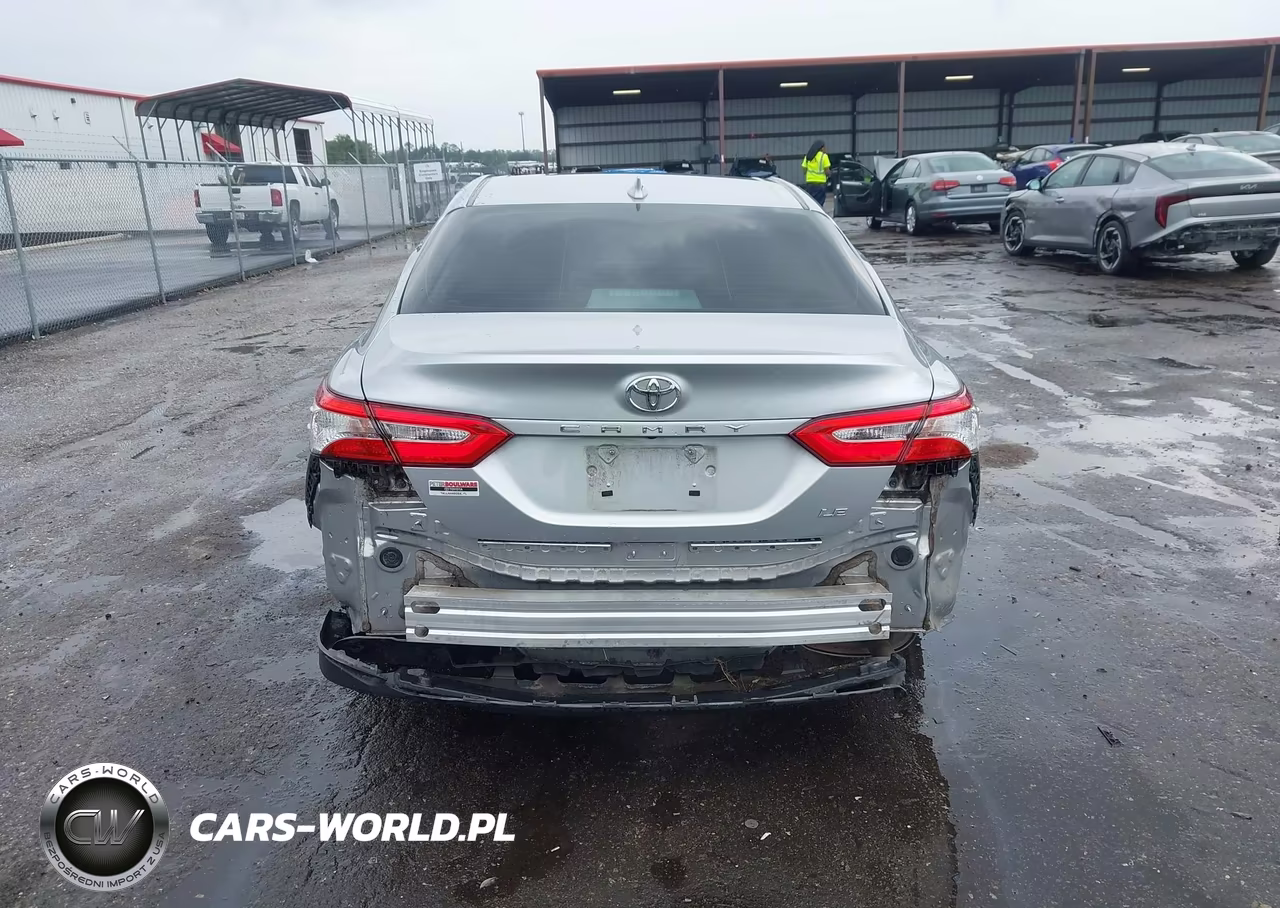 2020 Toyota Camry Le VIN:4T1C11AKXLU986839 - 16