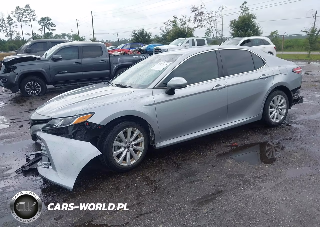 2020 Toyota Camry Le VIN:4T1C11AKXLU986839 - 2