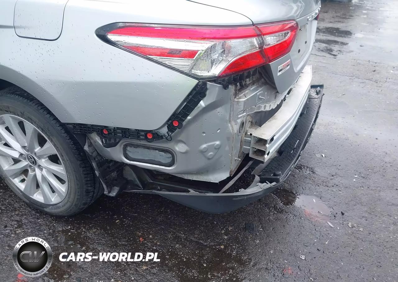 2020 Toyota Camry Le VIN:4T1C11AKXLU986839 - 6