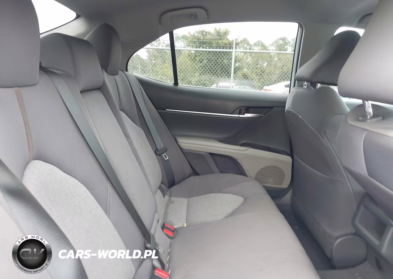 2020 Toyota Camry Le VIN:4T1C11AKXLU986839 - 8