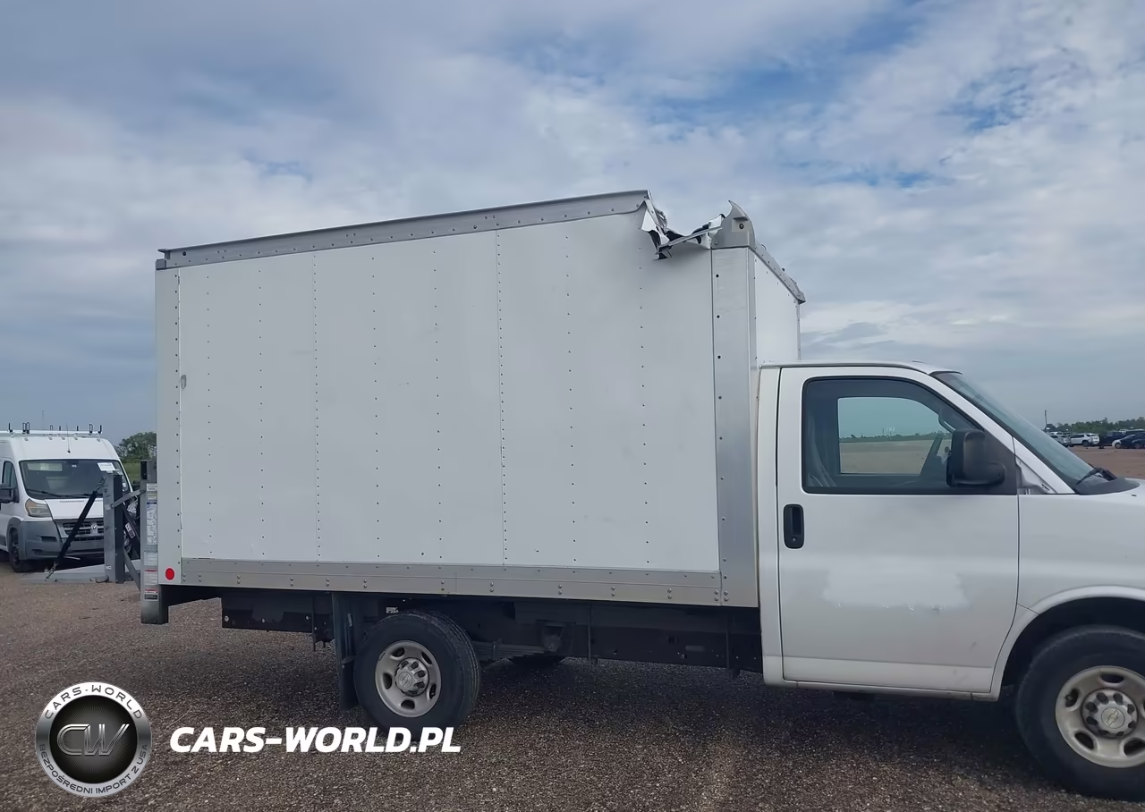 2024 Chevrolet Express Cutaway Work Van VIN:1GB0GRFP0R1158063 - 13