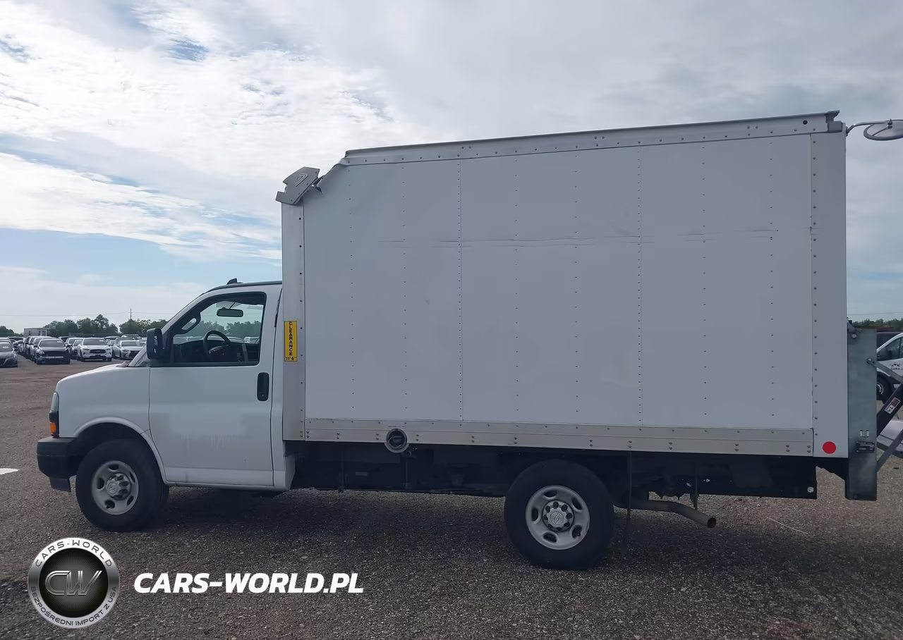 2024 Chevrolet Express Cutaway Work Van VIN:1GB0GRFP0R1158063 - 14