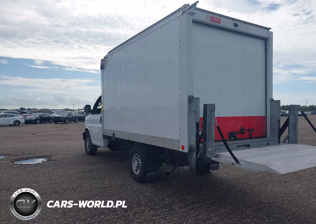 2024 Chevrolet Express Cutaway Work Van VIN:1GB0GRFP0R1158063 - 3