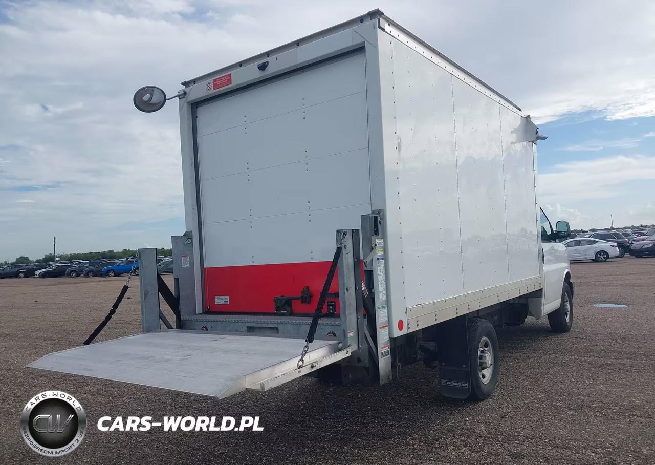 2024 Chevrolet Express Cutaway Work Van VIN:1GB0GRFP0R1158063 - 4