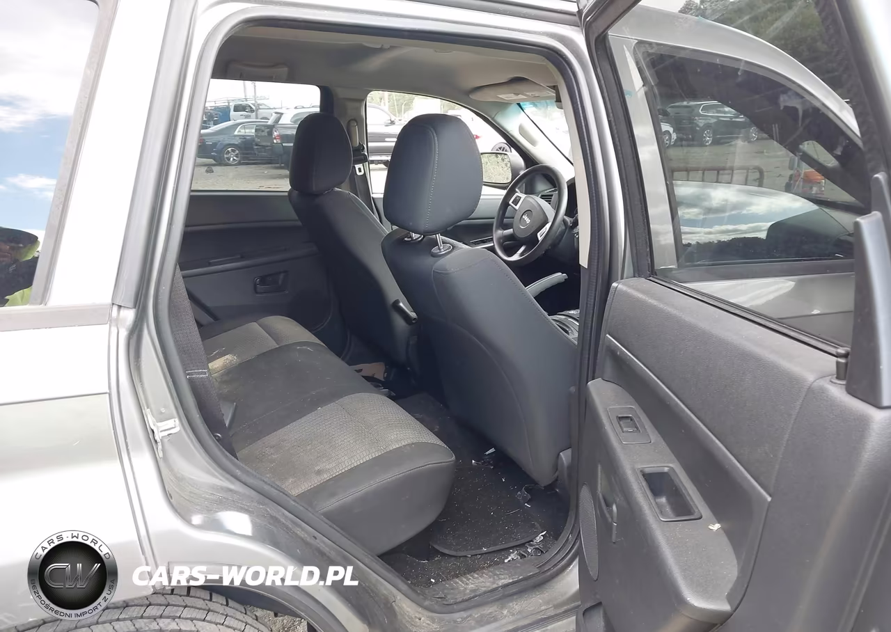 2008 Jeep Grand Cherokee Laredo VIN:1J8GR48K38C103207 - 8