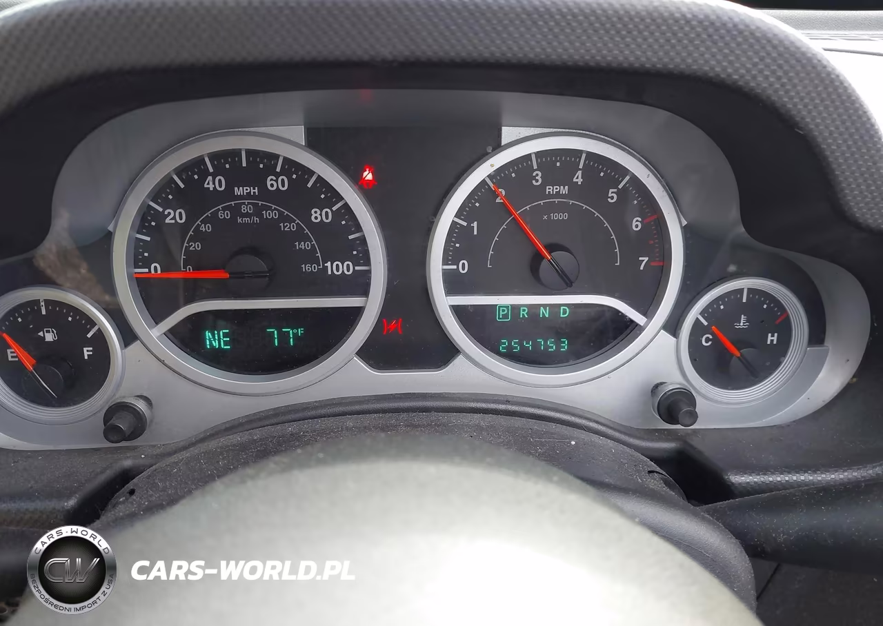 2010 Jeep Wrangler Unlimited Rubicon VIN:1J4HA6H17AL193175 - 15