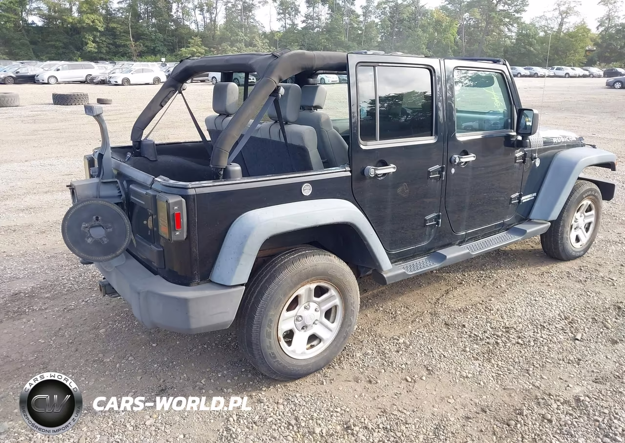 2010 Jeep Wrangler Unlimited Rubicon VIN:1J4HA6H17AL193175 - 4