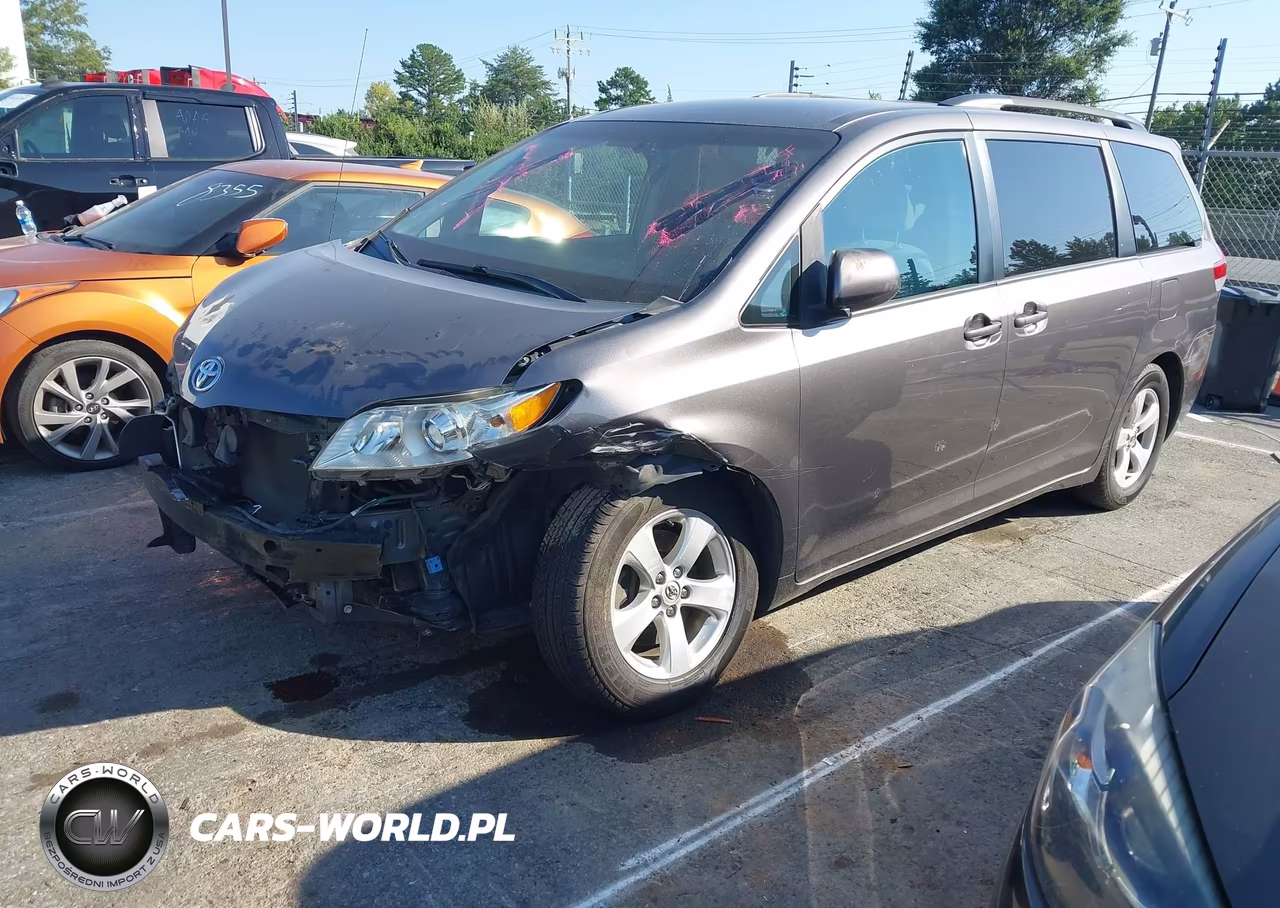 2013 Toyota Sienna Le V6 8 Passenger VIN:5TDKK3DC6DS402858 - 2