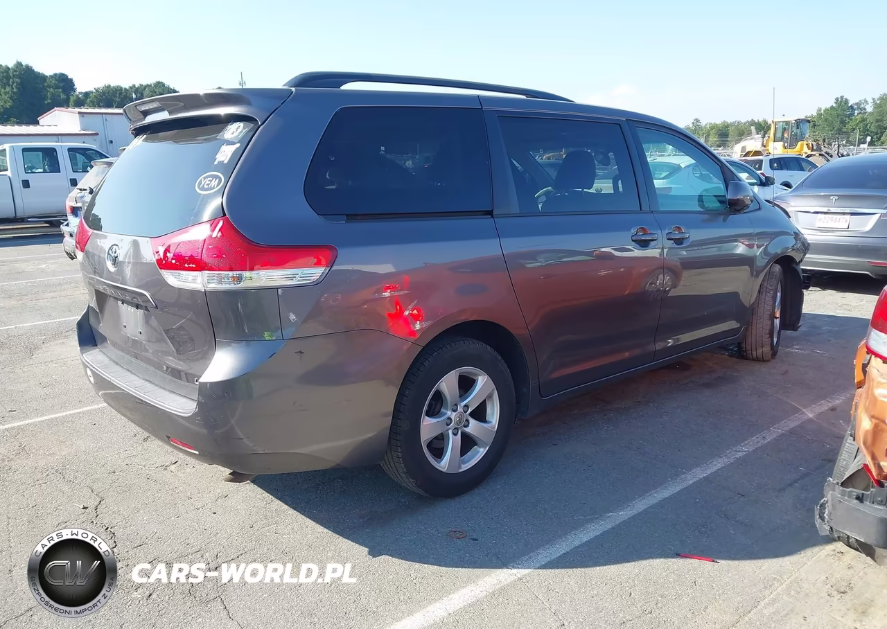 2013 Toyota Sienna Le V6 8 Passenger VIN:5TDKK3DC6DS402858 - 4