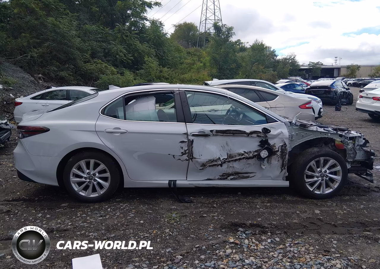 2022 Toyota Camry Le VIN:4T1R11AKXNU057585 - 14