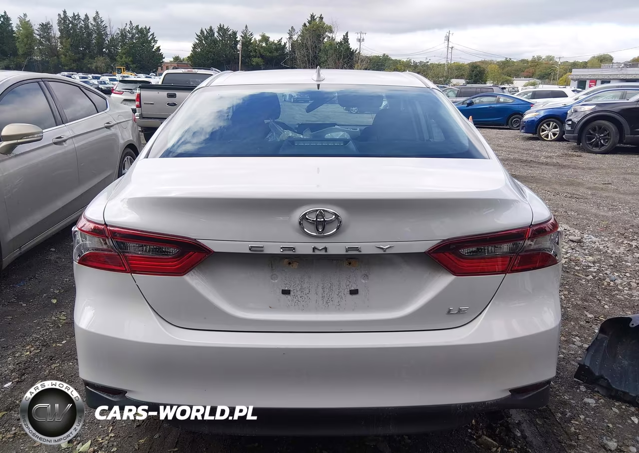 2022 Toyota Camry Le VIN:4T1R11AKXNU057585 - 17