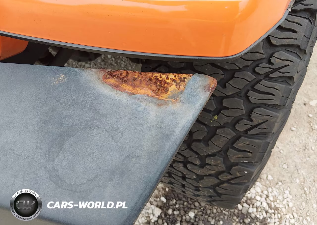2021 Jeep Wrangler 4Xe Unlimited Sahara 4X4 VIN:1C4JJXP60MW759805 - 6