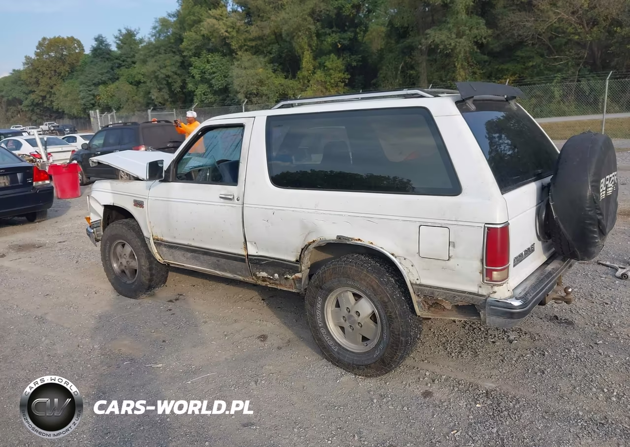 1988 Chevrolet Blazer S10 VIN:1GNCT18Z2J0170088 - 3