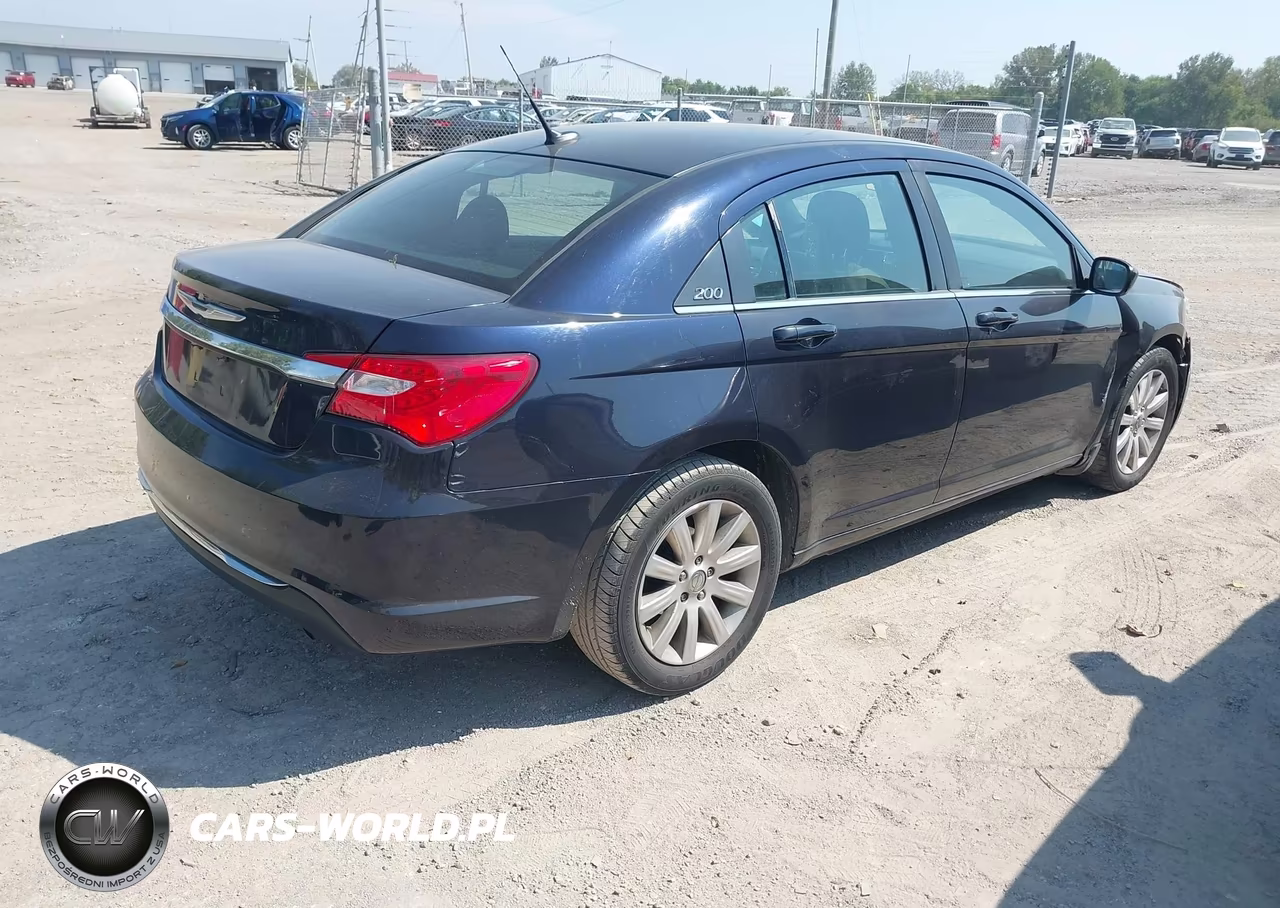 CHRYSLER 200 VIN:1C3CCBBB8CN130795 - 4