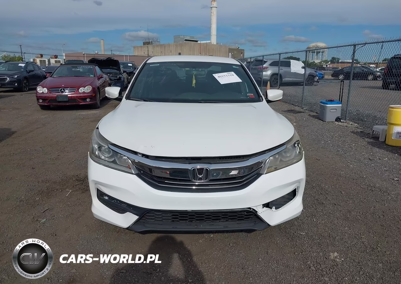 2017 Honda Accord Sport VIN:1HGCR2F52HA116373 - 12