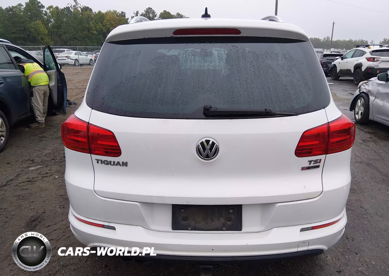2017 Volkswagen Tiguan 2.0T Sport VIN:WVGUV7AX3HK011559 - 16