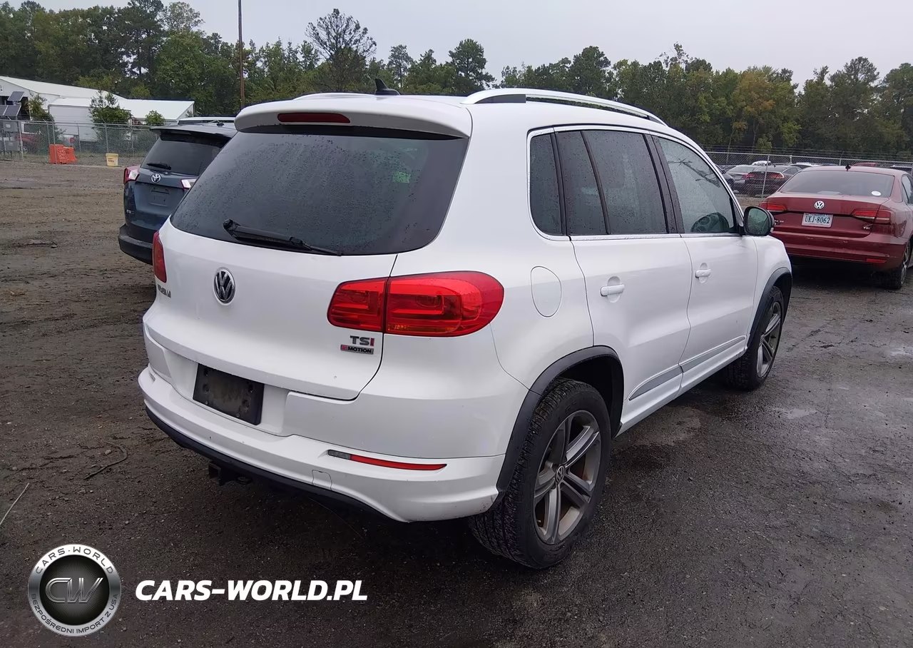 2017 Volkswagen Tiguan 2.0T Sport VIN:WVGUV7AX3HK011559 - 4