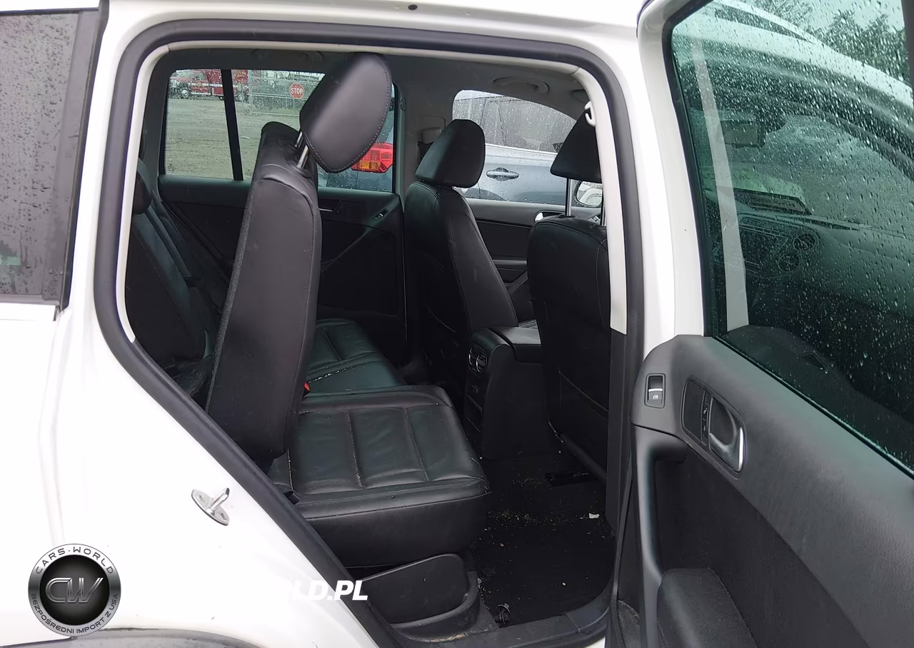 2017 Volkswagen Tiguan 2.0T Sport VIN:WVGUV7AX3HK011559 - 8