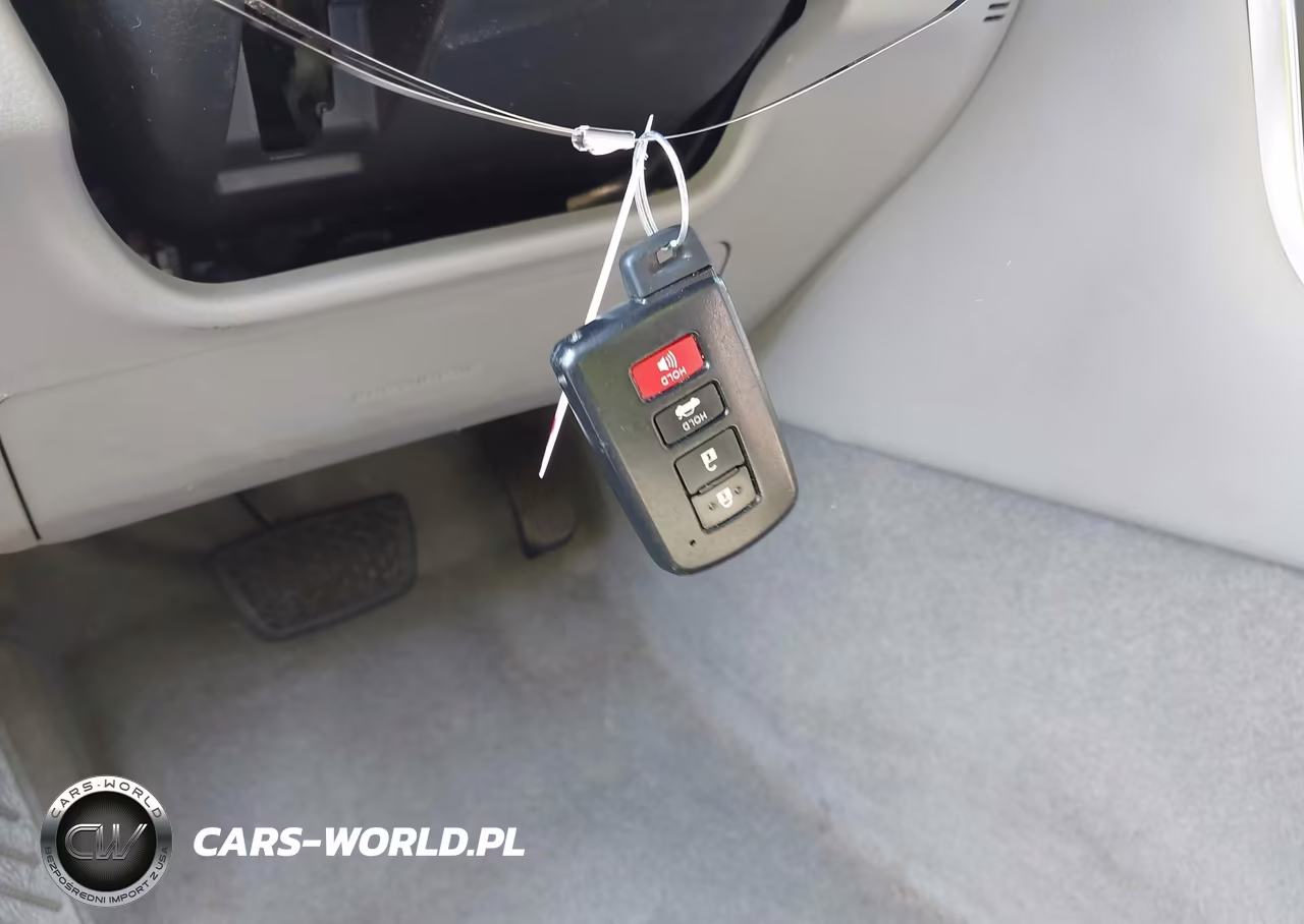 2016 Toyota Camry Hybrid Le VIN:4T1BD1FK2GU188028 - 11