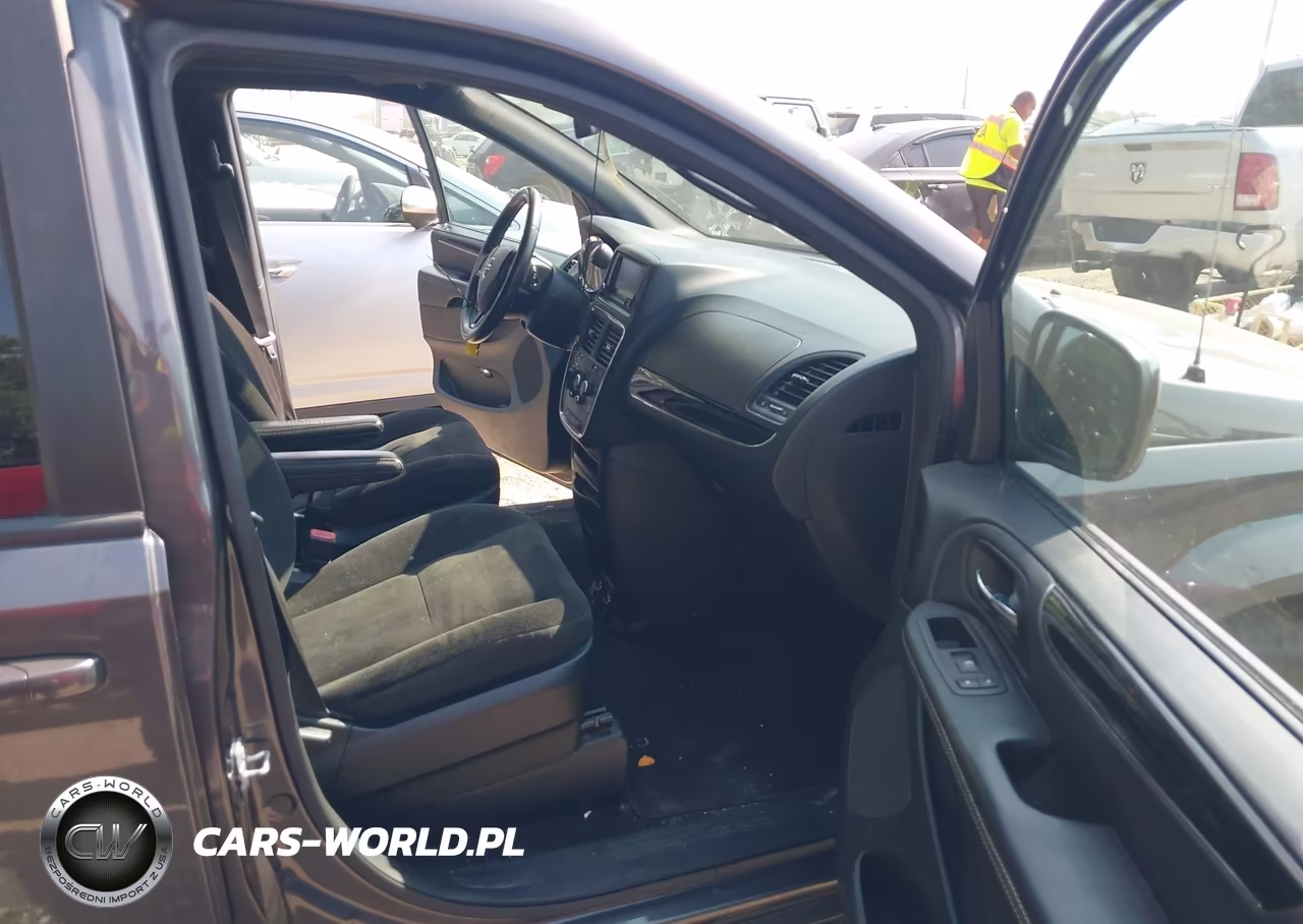 2018 Dodge Grand Caravan Se Plus VIN:2C4RDGBG6JR256519 - 5