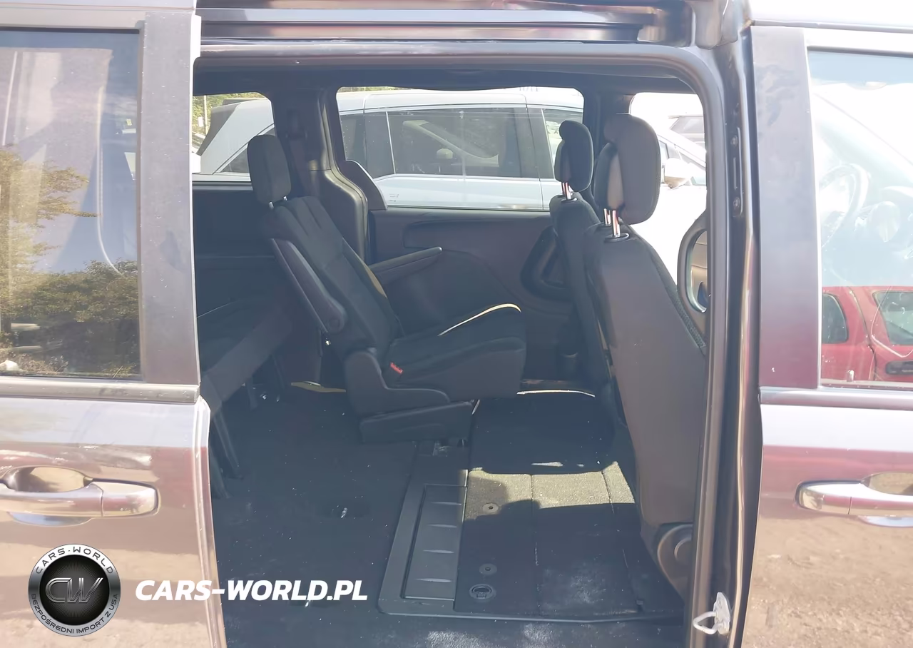 2018 Dodge Grand Caravan Se Plus VIN:2C4RDGBG6JR256519 - 8