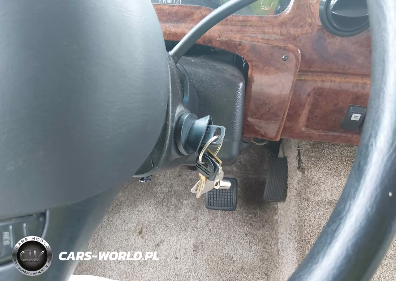 2009 Ford F550 Super Duty Stripped Chass VIN:1F6MF53Y690A00521 - 11