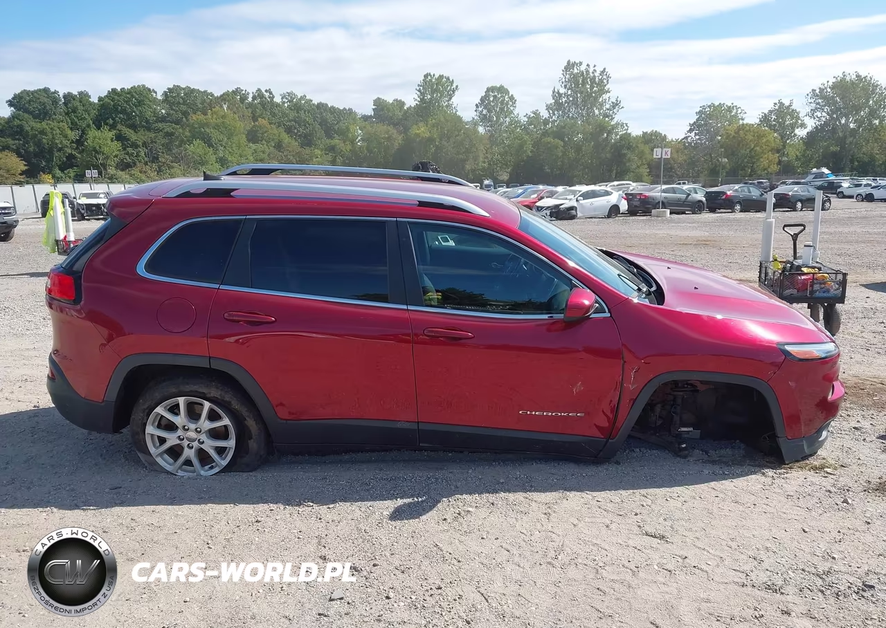 2016 Jeep Cherokee Latitude VIN:1C4PJMCS3GW333428 - 13