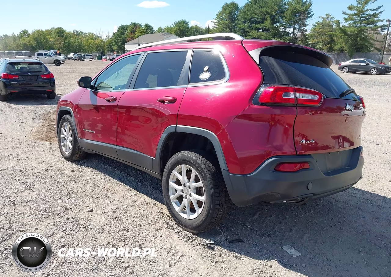 2016 Jeep Cherokee Latitude VIN:1C4PJMCS3GW333428 - 3