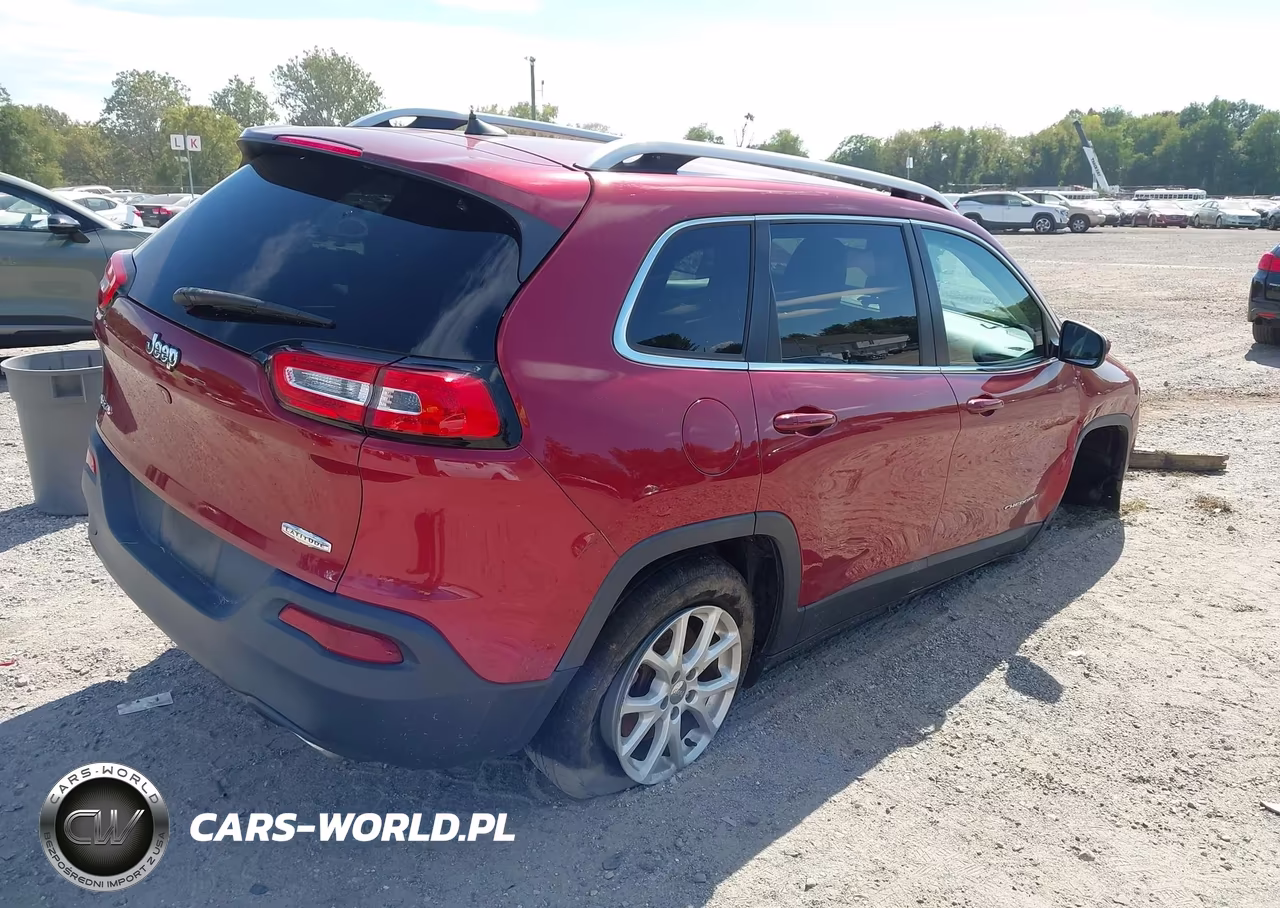 2016 Jeep Cherokee Latitude VIN:1C4PJMCS3GW333428 - 4