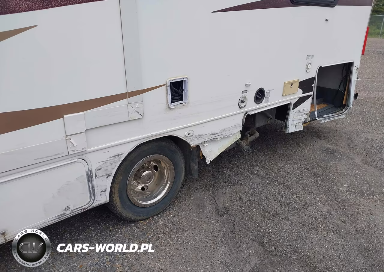 2006 Chevrolet Express Cutaway Work Van VIN:1GBKG31U961272402 - 11
