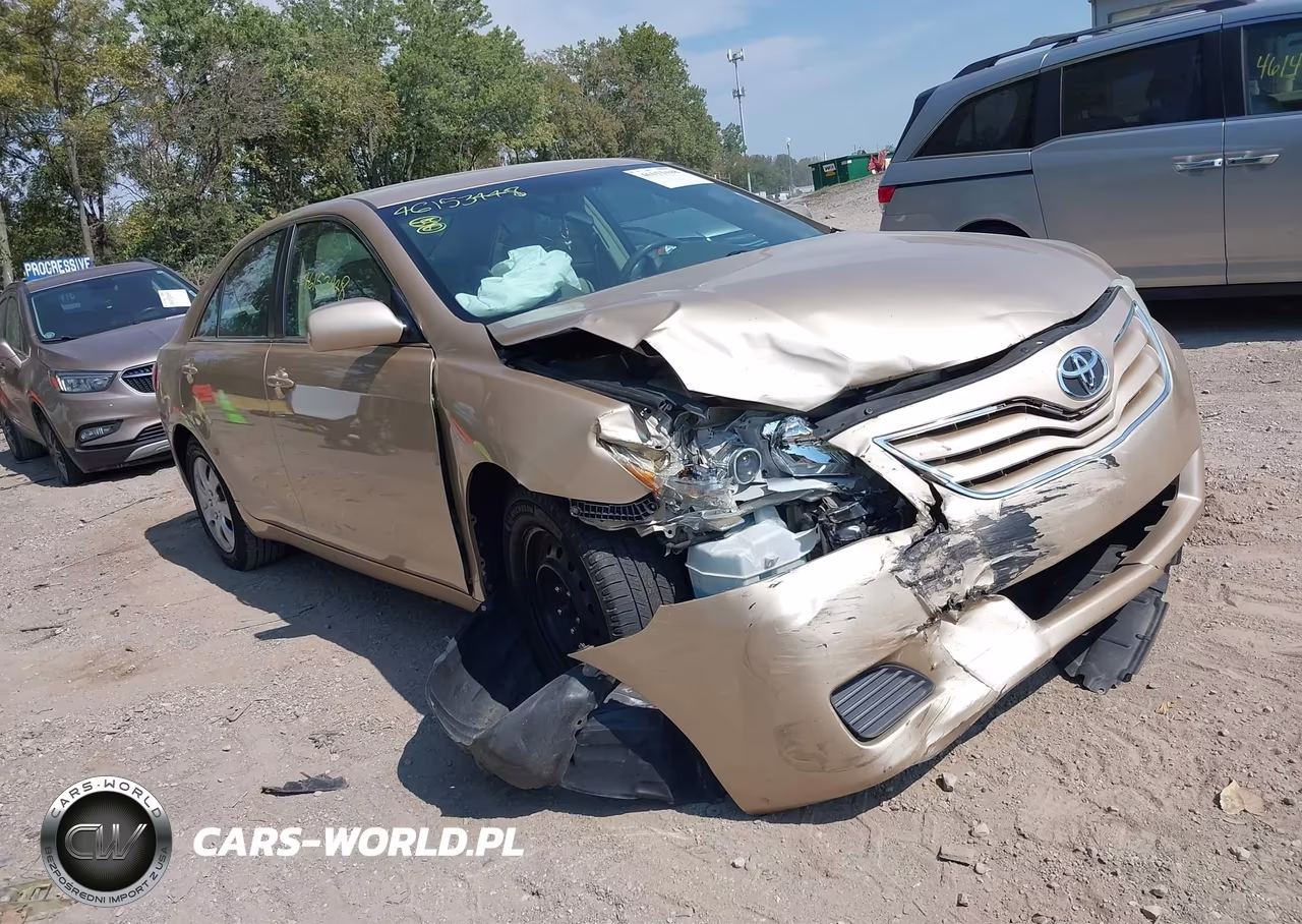 2011 Toyota Camry Le – zdjęcie 1 z 16