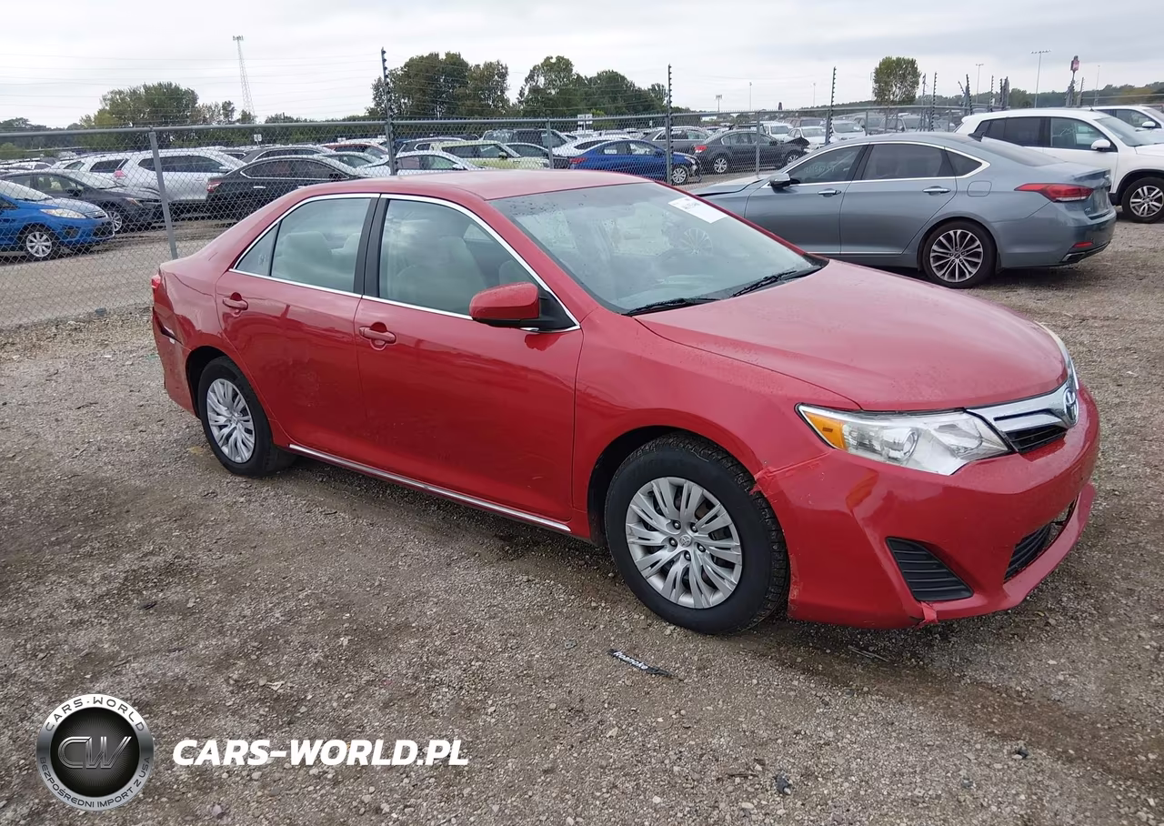 2012 Toyota Camry Le – zdjęcie 1 z 12