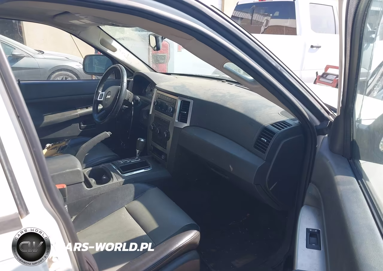 2008 Jeep Grand Cherokee Laredo VIN:1J8GR48K78C236505 - 5