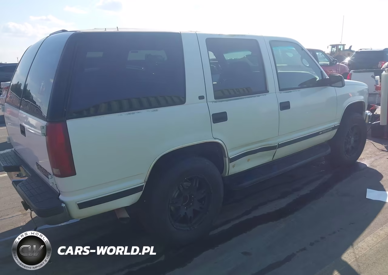 1999 Chevrolet Tahoe Ls VIN:1GNEK13R3XJ526490 - 4