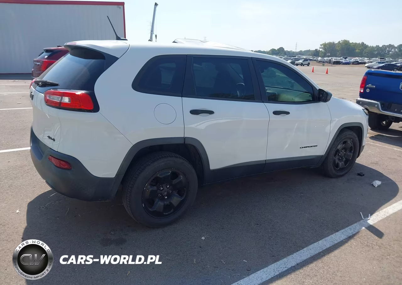 2015 Jeep Cherokee Sport VIN:1C4PJLAB8FW579130 - 4