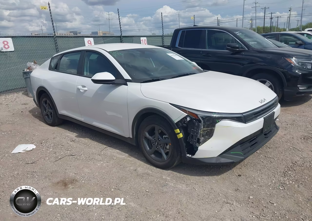 2026 Kia K4 Lxs VIN:3KPFT4DE2TE256439 - 1