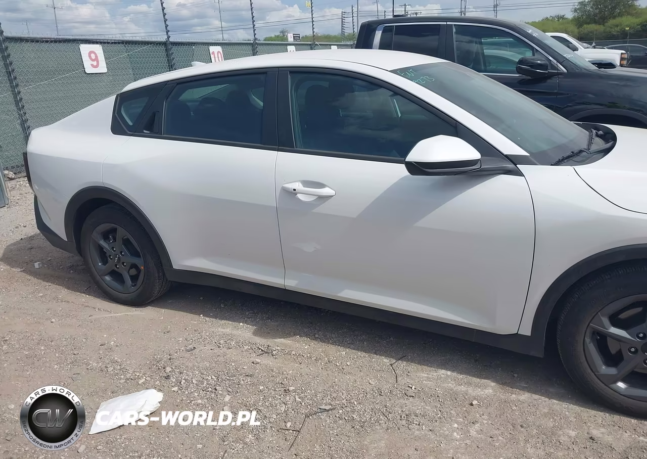 2026 Kia K4 Lxs VIN:3KPFT4DE2TE256439 - 14