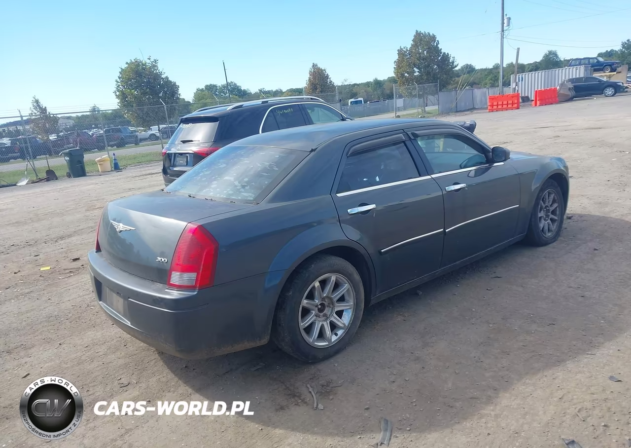 2007 Chrysler 300 VIN:2C3KA43R77H634620 - 4
