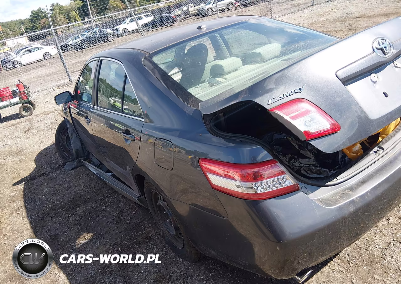 2010 Toyota Camry Le V6 VIN:4T1BK3EKXAU107383 - 3