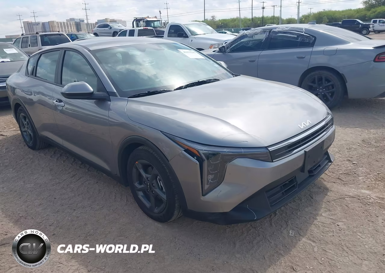2026 Kia K4 Lxs VIN:3KPFT4DE9TE316085 - 1