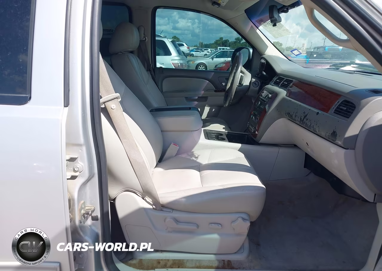 2011 Chevrolet Suburban 1500 Lt1 VIN:1GNSCJE09BR217759 - 5