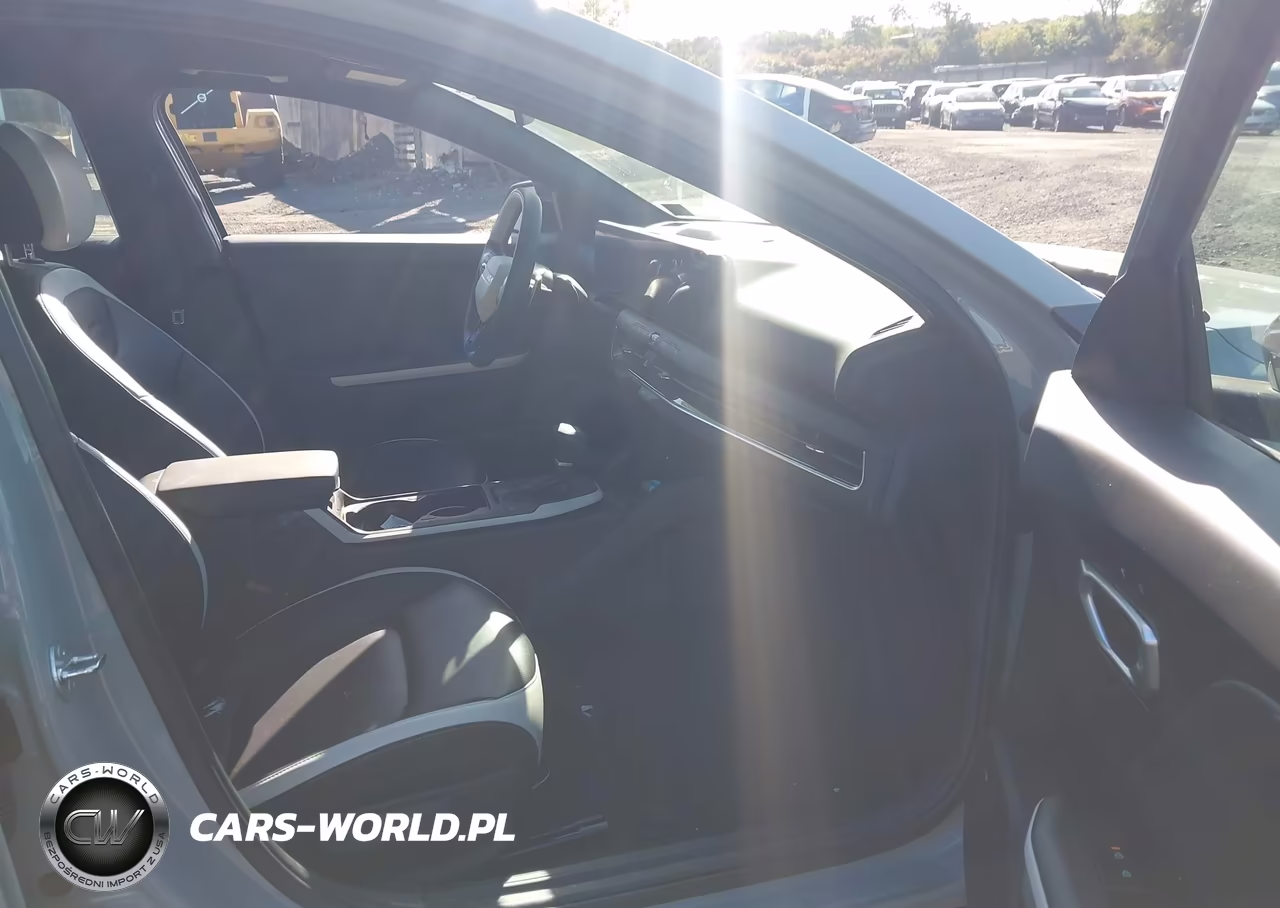 2025 Kia K4 Gt-Line VIN:3KPFW4DE8SE043288 - 5