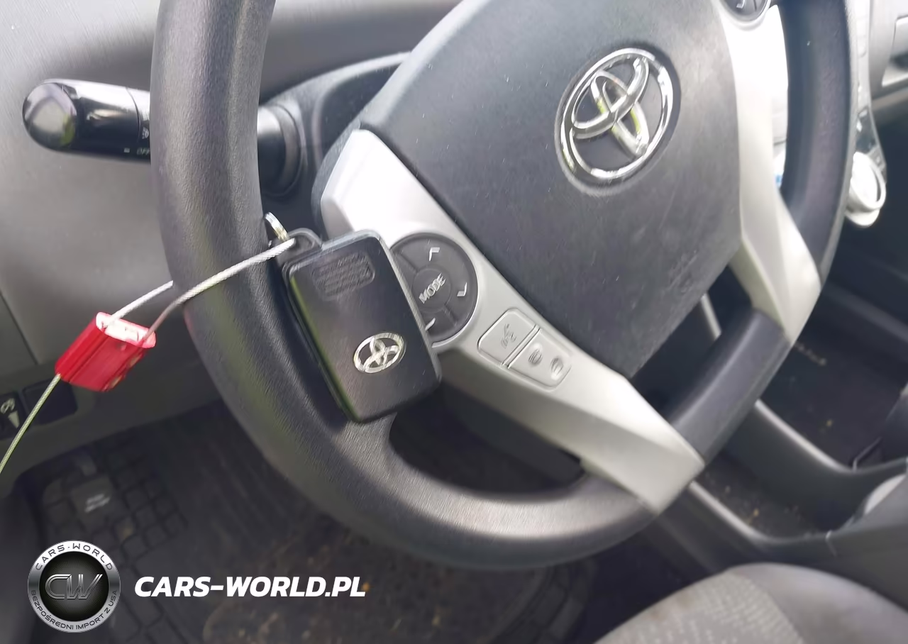 2012 Toyota Prius V Three VIN:JTDZN3EU8C3080088 - 11