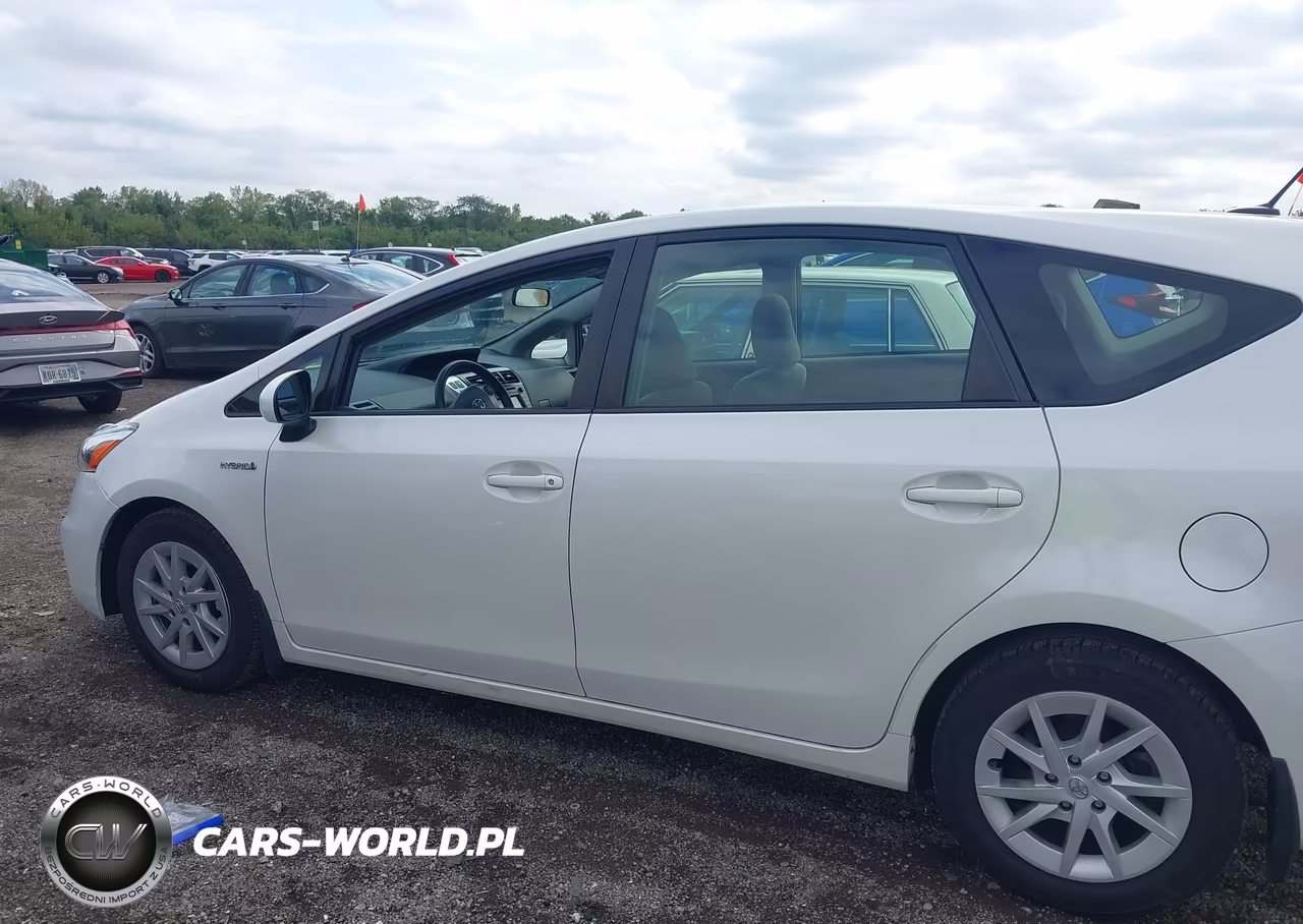 2012 Toyota Prius V Three VIN:JTDZN3EU8C3080088 - 14