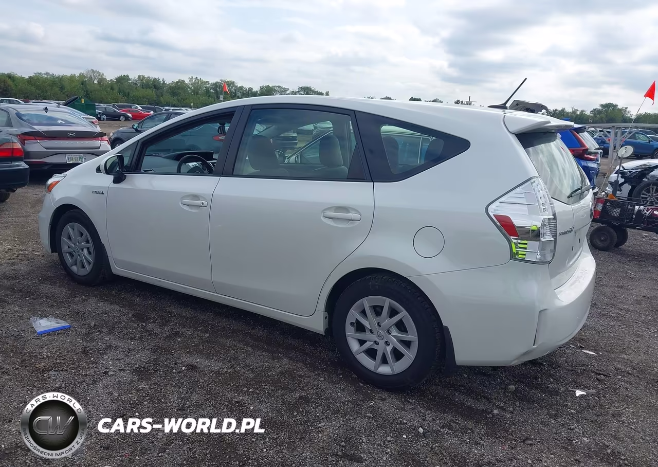 2012 Toyota Prius V Three VIN:JTDZN3EU8C3080088 - 3