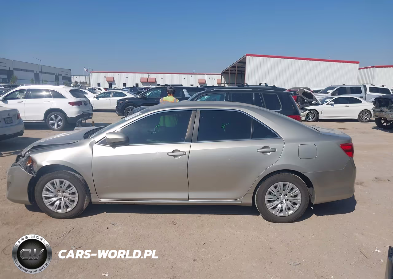 2014 Toyota Camry Le VIN:4T1BF1FK3EU376967 - 14