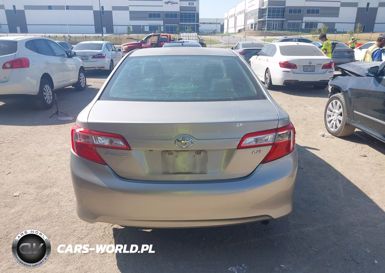 2014 Toyota Camry Le VIN:4T1BF1FK3EU376967 - 16