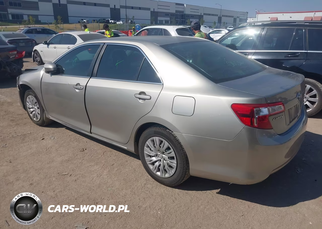 2014 Toyota Camry Le VIN:4T1BF1FK3EU376967 - 3